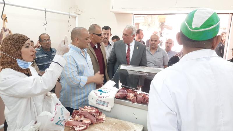 التموين : توفير 100 ذبيحة سودانية و250 طنا من اللحوم البرازيلي المجمدة بفروع النيل للمجمعات الاستهلاكية