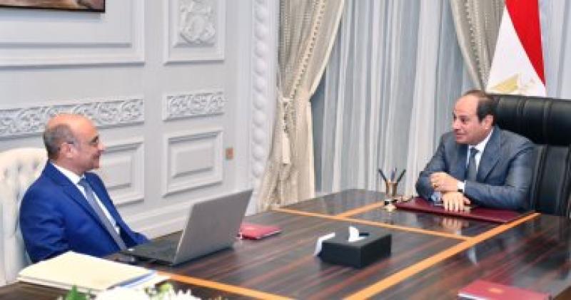 الرئيس السيسي يوجه بمواصلة الجهد للانتهاء من القضايا المختلفة أمام المحاكم أثناء اجتماعه مع وزير العدل