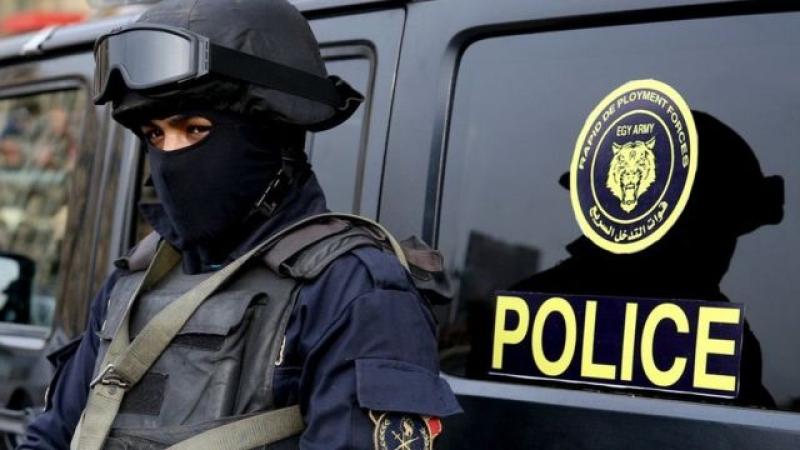 ضبط شخص بـ سلاح ناري وحشيش في القاهرة
