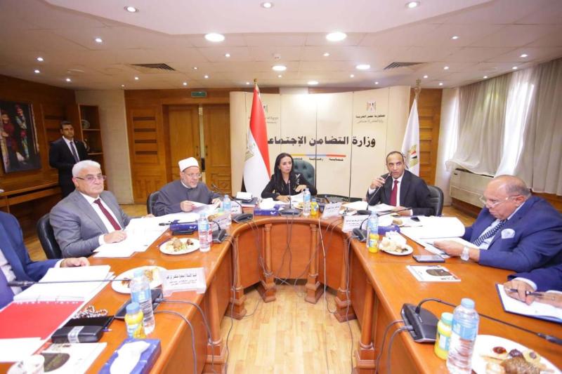 الدكتورة مايا مرسي تترأس أول اجتماع لمجلس إدارة بنك ناصر الاجتماعي بعد توليها وزارة التضامن الاجتماعي