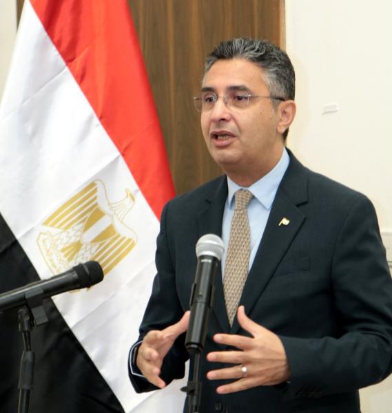 وزير التموين يتفقد مركز خدمة المواطنين باب شرق بالإسكندرية