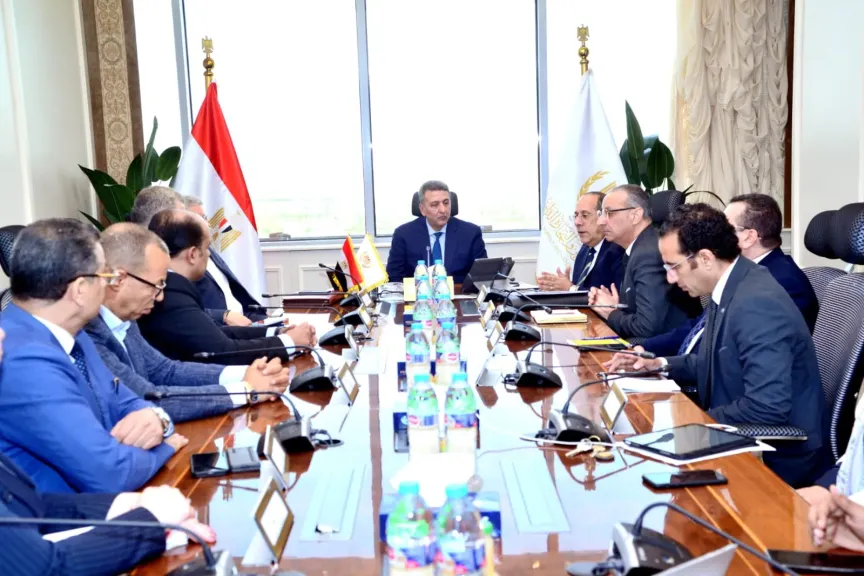 نائب وزير التموين يبحث مع ”فيرنبرو جلوبال” وGRG خطة تطوير المنافذ التموينية وتعزيز الشراكة مع القطاع الخاص