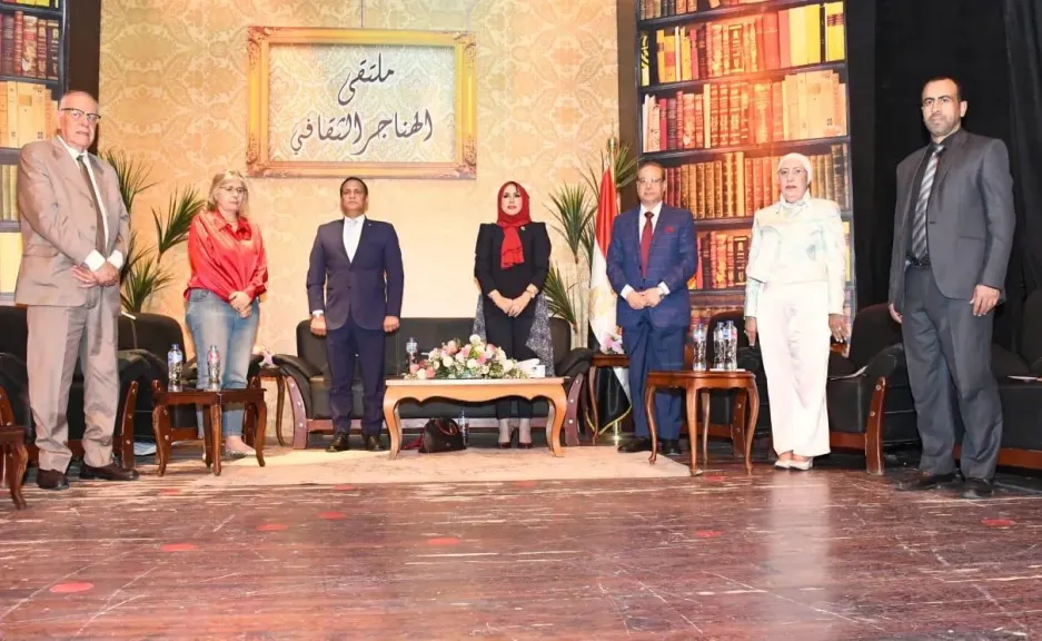فى ملتقى الهناجر الثقافي ” دور المؤسسات في قضايا التغير المناخي ”