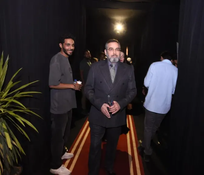 ”صوت وصورة” يضئ مسرح قصر النيل ويعيد روح أم كلثوم للقاهرة