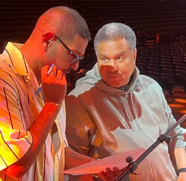 فنان العرب محمد عبده..يشيد ب ”هانى فرحات” ويصفه ب ”المايسترو المثقف” واليد الأمينة لكل مطرب عربى