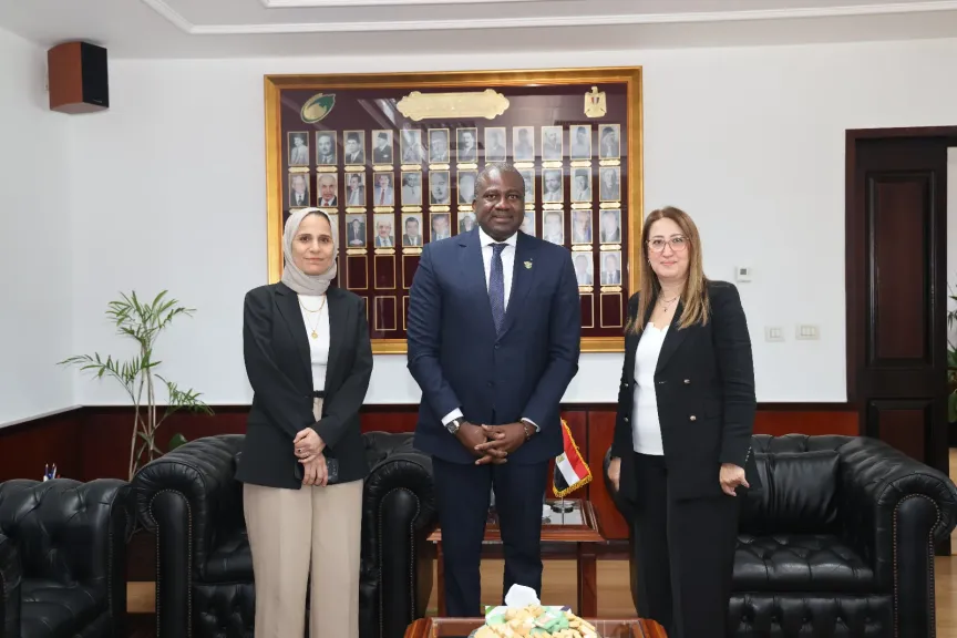 رئيس البريد المصري تستقبل المدير التنفيذي لبريد كوتديفوار