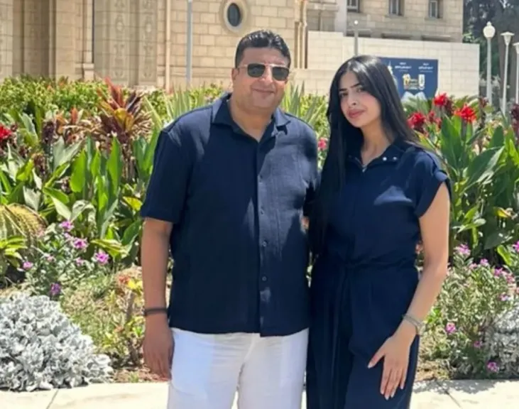 سكرتير عام نقابة الموسيقيين يحتفل بمشروع تخرج إبنته ”زينة” من كلية الاقتصاد والعلوم السياسية