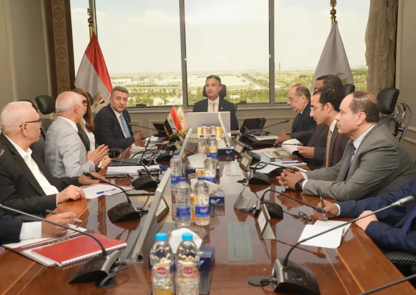 وزير التموين يبحث تطوير عمل مضارب الأرز في رشيد وكفر الشيخ والبحيرة