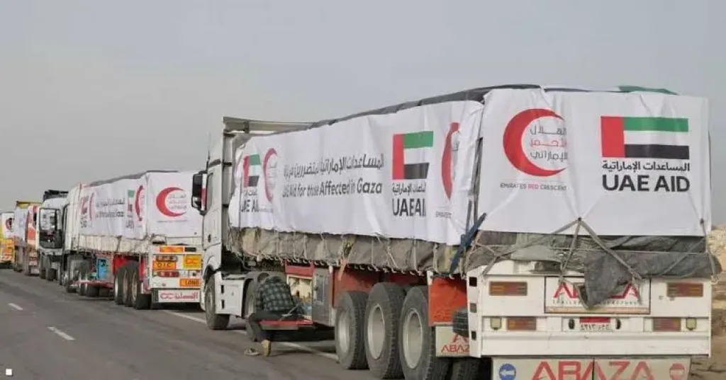 بتنسيق مصرى..مساعدات عربية واماراتية مكثفة تدخل غزة برا وجوا رغم أهوال الحرب
