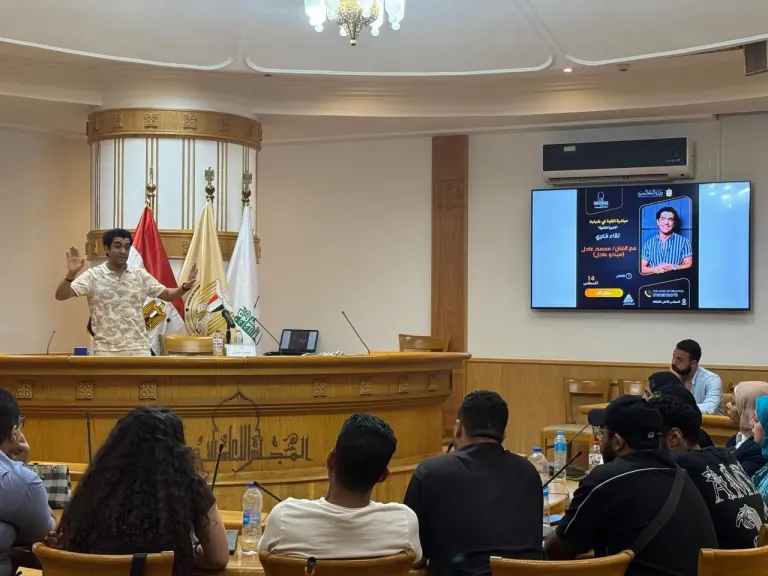لقاء فكري عن ” الفن السابع ” بالأعلى للثقافة