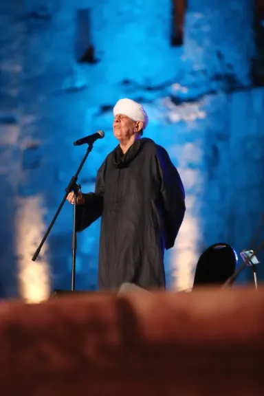 ياسين التهامى..يوجه الدعوة لتأمل معانى الحب الإلهي..و”عمرو سليم ”يحتفى بكنوز المؤلفات الشرقية