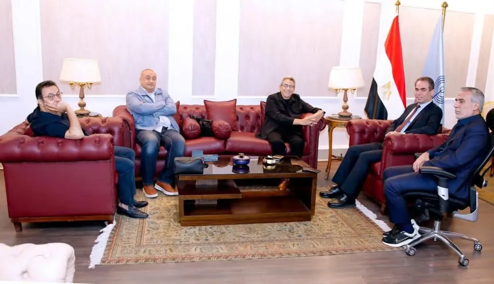 ” باب الخلق” على ” النهار” والتليفزيون المصرى