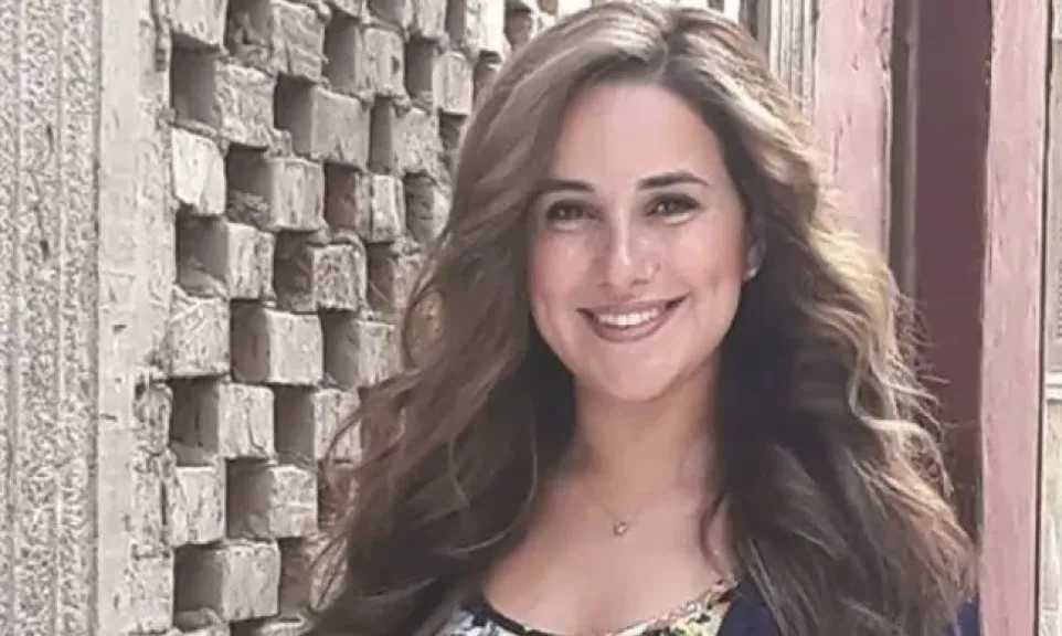 شيري عادل تنتظر إشارة لبدء تصوير فيلم ”حين يكتب الحب”