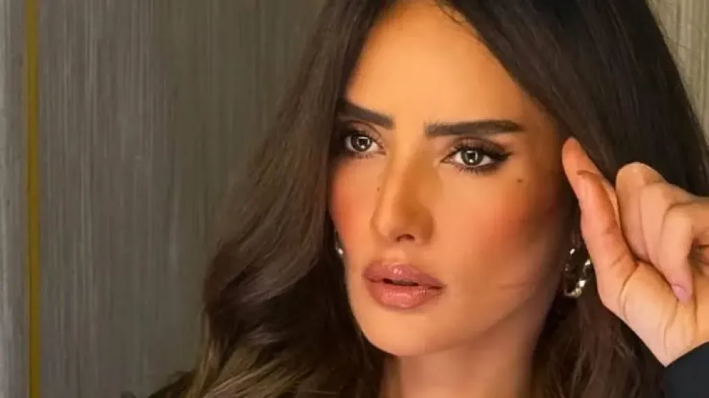 زينة توشك على الانتهاء من تصوير فيلمها الجديد ”الشيطان شاطر”