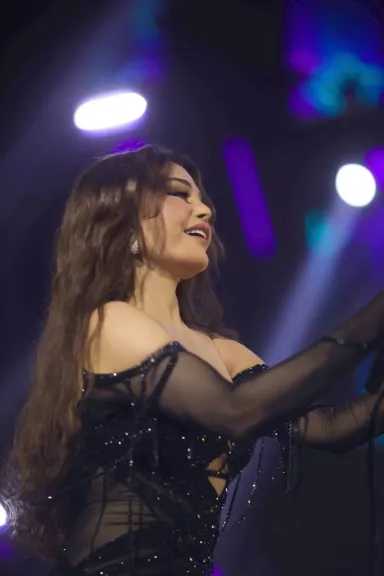 هيفاء وهبي..تشعل مسرح فوروم دى بيروت بحفل كامل العدد