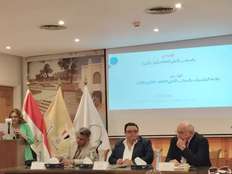 ”نحو سياسة وطنية لتطوير المسرح المدرسى” بالأعلى للثقافة