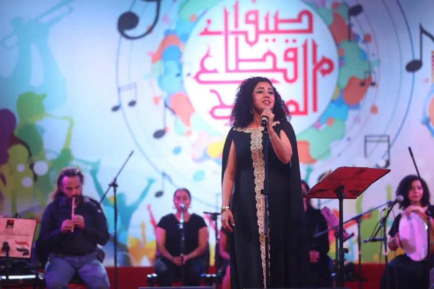أغانى التراث الشعبي بصوت ”فاطمة عادل ” تزين مسرح ساحة الهناجر