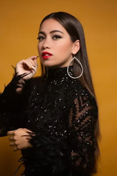 الهيبة..إطلالة غنائية جديدة باللهجة المصرية للفنانة ”إيفا ماضى”