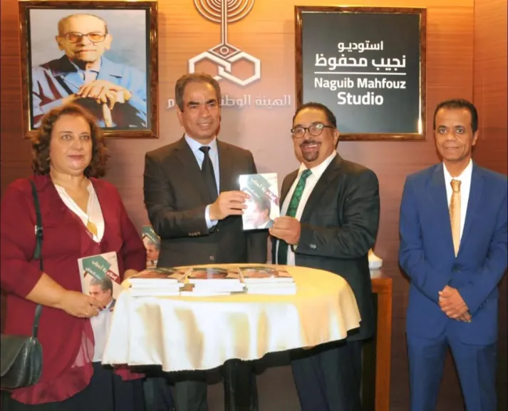 المخرج حسن عيسى ..إختيار كتاب” الإسلام بلا أحزاب ” رسالة فى مواجهة زمن الفتاوي السريعة والسوشيال ميديا