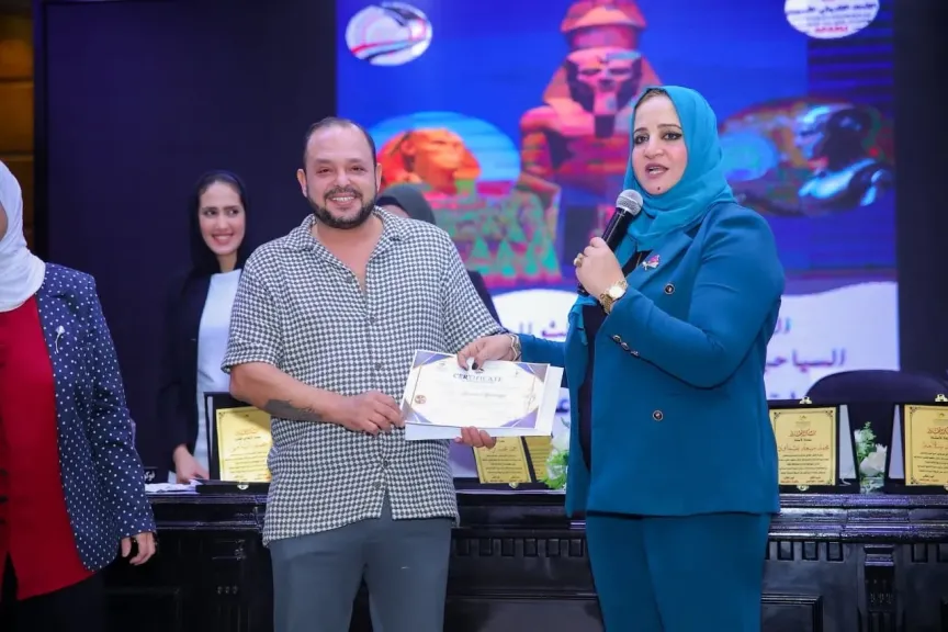 تكريم الكاتب والمصور الصحفي ياسر حماية..فى الملتقى الثقافي الثالث للمرشدين السياحيين