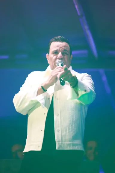 محمد فؤاد ..يتألق فى حفل جماهيري ضخم على كورنيش النيل