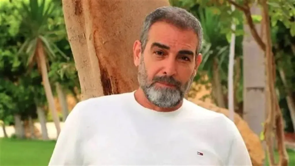 أحمد عبدالعزيز يصدم حليمة بولند أمام الكاميرا.. فيديو التجاهل يشعل مواقع التواصل أحمد عبدالعزيز يصدم حليمة بولند أمام الكاميرا.. فيديو التجاهل يشعل مواقع التواصل