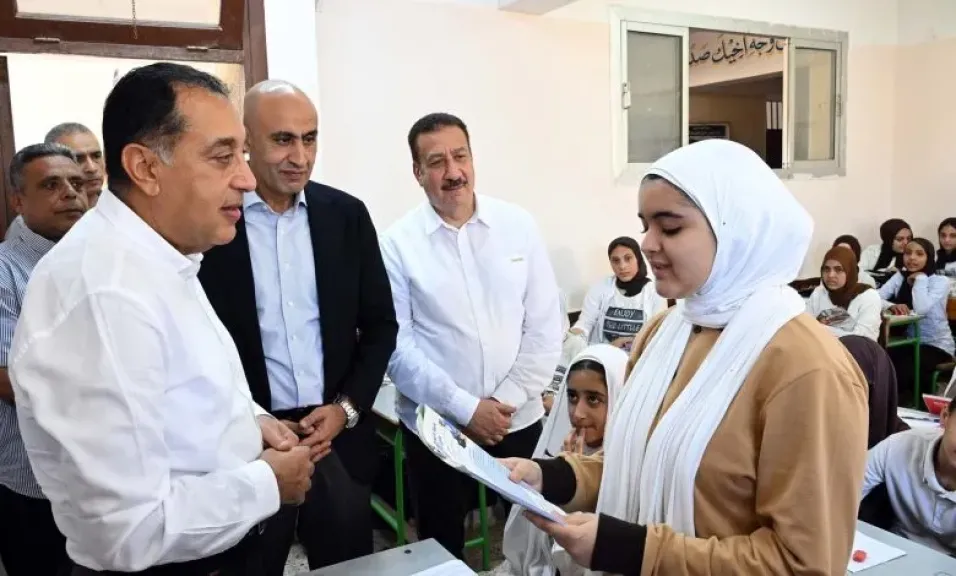 رئيس الوزراء يغير مسار جولته بمحافظة المنوفية ويتفقد مدرسة ”فاطمة الزهراء ” الإعدادية للبنات بأشمون