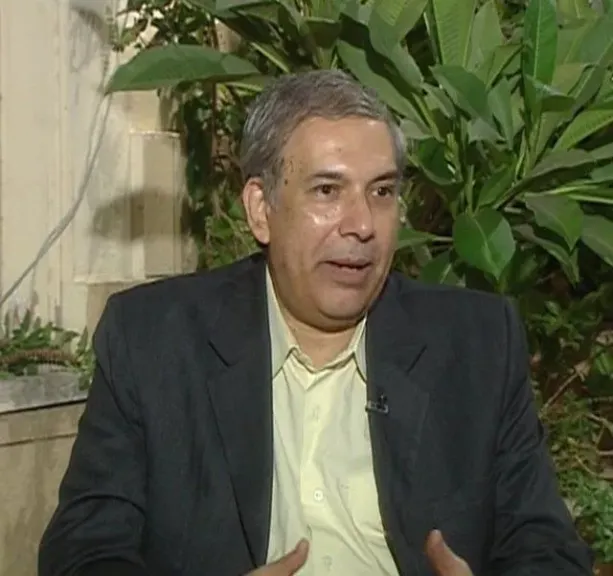 مؤسسة” آتوم ” تنعى الناقد والمؤرخ المسرحي الكبير ” عمرو دوارة ”