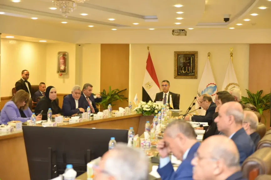 وزير التموين يترأس اجتماع الجمعية العامة للشركة القابضة للصناعات الغذائية ويشيد بتطور الأداء وخطط التطوير