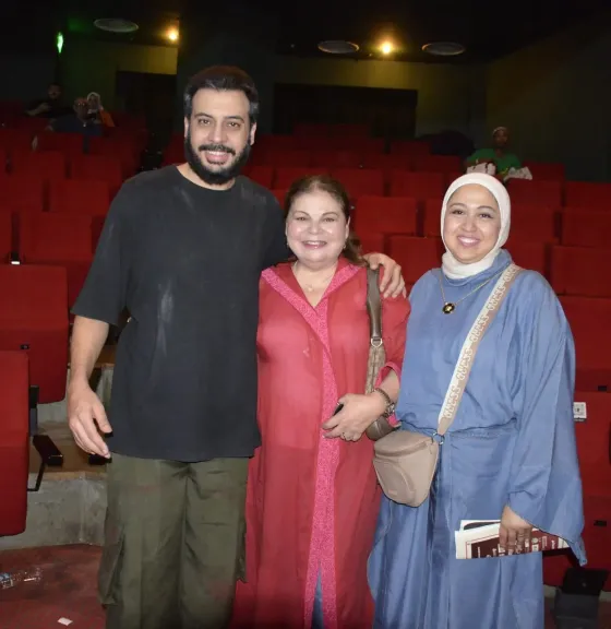 ماجدة زكى..تدعم نجلها المخرج ”أحمد أبو ريه” فى مهرجان نقابة المهن التمثيلية للمسرح المصري