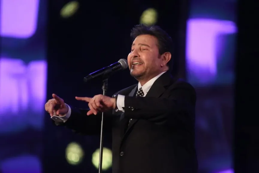 أمير الغناء هاني شاكر..يسرد قصص الغرام والشجن فى أمسية ثرية بمهرجان الموسيقى العربية 33