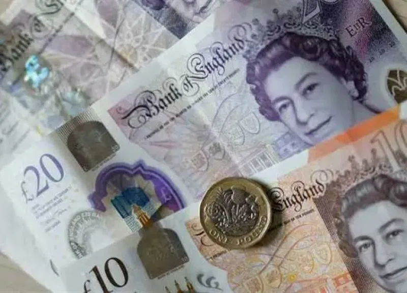 ارتفاع سعر الجنيه الإسترليني أمام الجنيه المصري في منتصف تعاملات اليوم