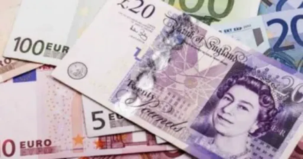 ارتفاع سعر الجنيه الإسترليني مقابل الجنيه المصري في منتصف تعاملات اليوم