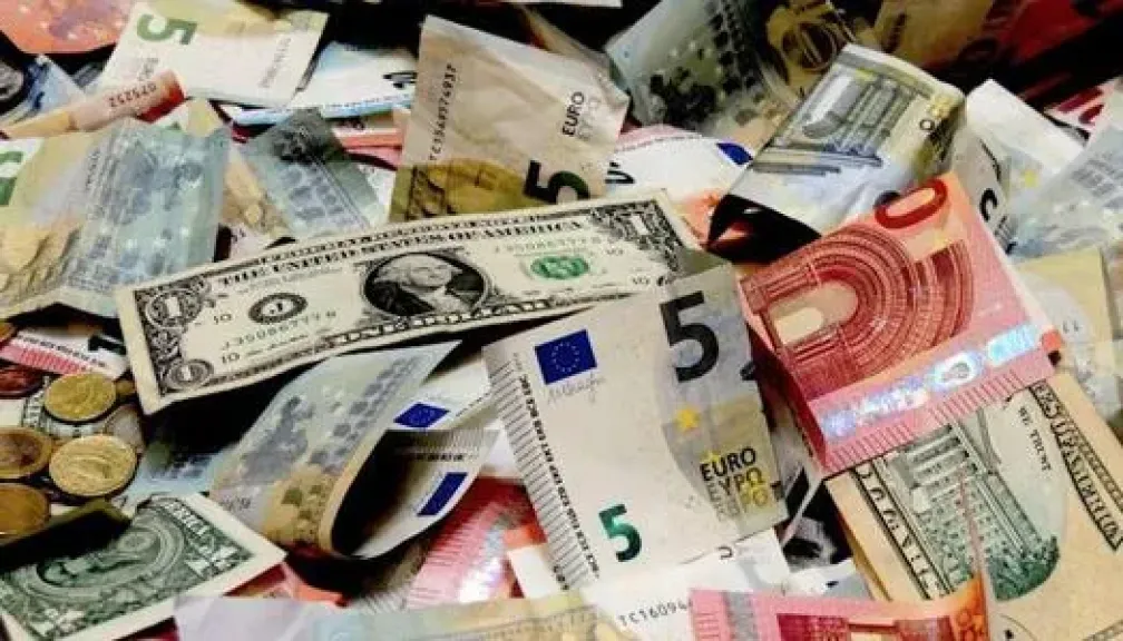 تحديث أسعار أبرز العملات الأجنبية مقابل الجنيه المصري