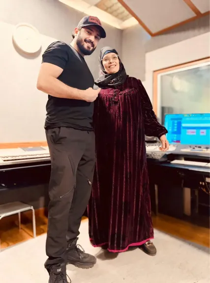 بتوقيع أحمد زعيم ..الحاجة نبيلة تغنى ”بره هالله هالله” من فيلم ”السادة الأفاضل ”