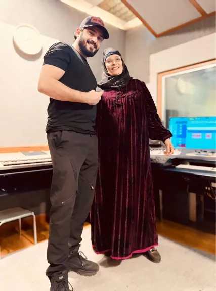 بتوقيع أحمد زعيم ..الحاجة نبيلة تغنى ”بره هالله هالله” من فيلم ”السادة الأفاضل ”