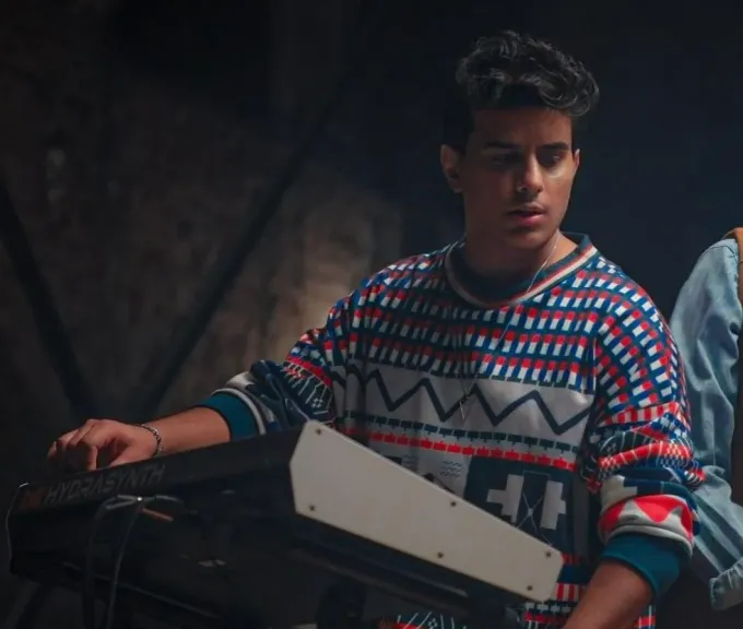 ماز..يكشف كواليس الأغنية الرسمية لمهرجان الجونة 2025 ”خلينا هنا ” ل أحمد سعد