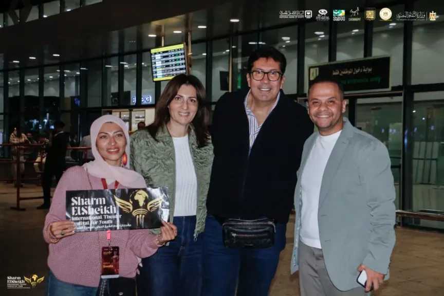 وصول النجم هاني رمزي لمهرجان شرم الشيخ الدولي للمسرح وتكريمه بحفل الختام