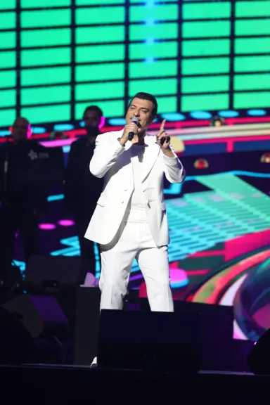 بعد الولايات المتحدة وكندا.. إيهاب توفيق يستعد لجولته الغنائية فى أستراليا اليوم