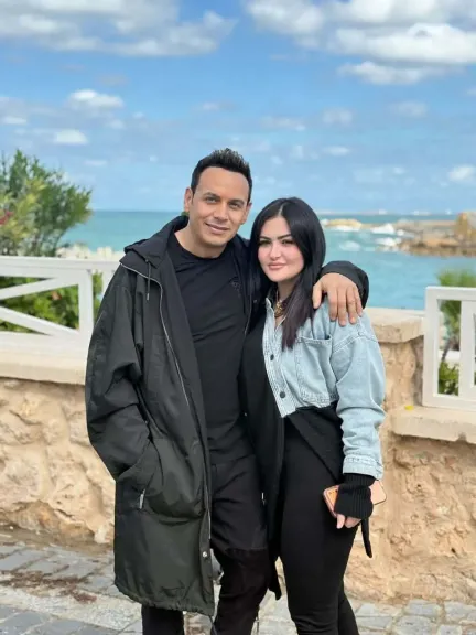 زوجة مصطفى قمر..تظهر معه فى كليب ”مش هاشوفك ”