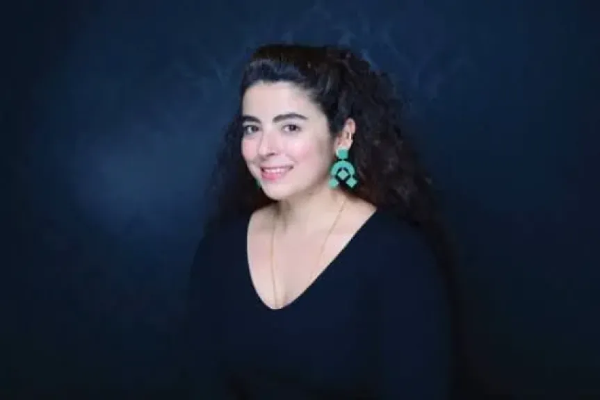 جالا الحديدى ..تغنى للكريسماس بالأوبرا