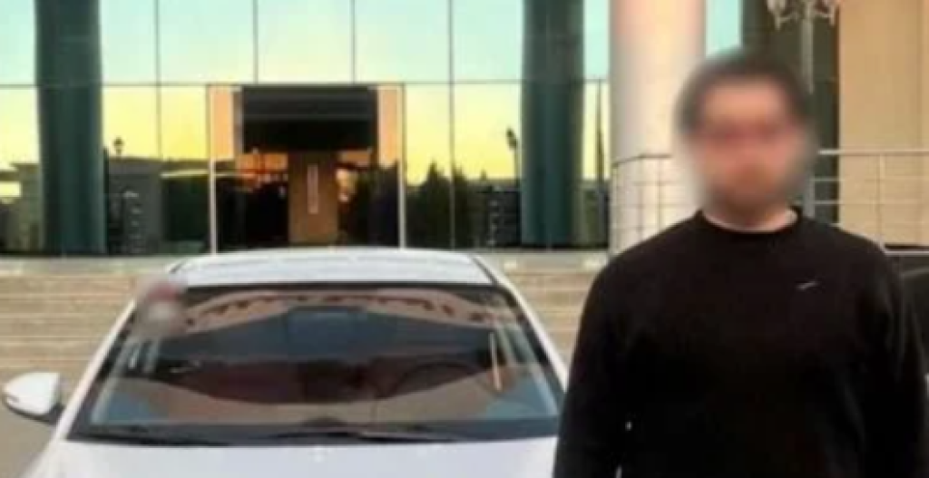 ضبط سيارة وسائق خالف الطريق بعكس الاتجاه في محافظة الجيزة