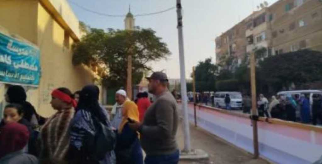 إقبال ملحوظ على لجان انتخابات مجلس النواب بدائرتي 15 مايو وحلوان