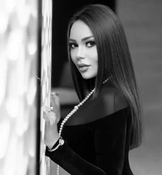 أسما إبراهيم..تتألق فى جلسة تصوير جديدة بإطلالة السواد المخملى والفخامة الكلاسيكية