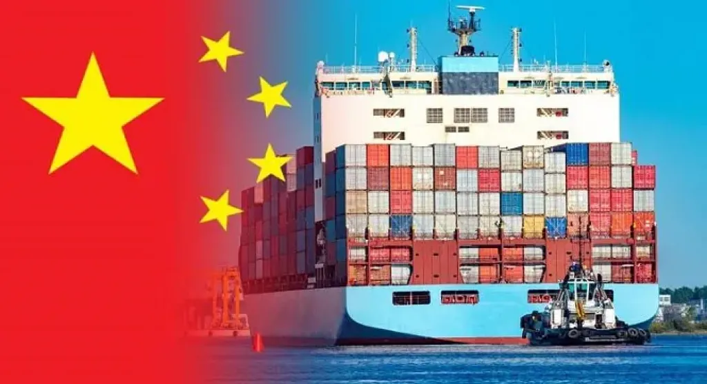 حرب الرسوم تعيد تشكيل التجارة العالمية: الصين تناور أمام تعريفات ترامب وتحقق فائضًا تاريخيًا