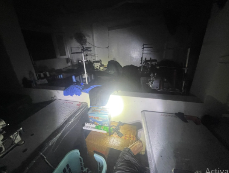 شاهد بالصور... الحماية المدنية تسيطر على حريق داخل مصنع ملابس بالزاوية الحمراء دون إصابات