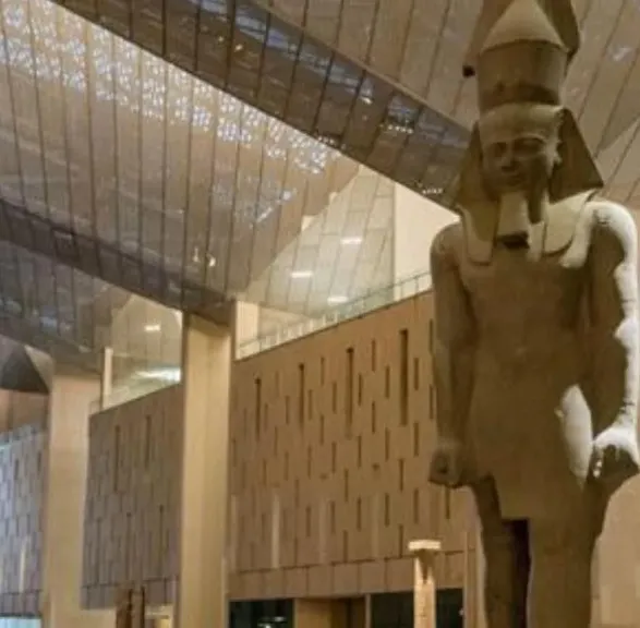 السياحة والآثار..تحذر من تذاكر إلكترونية مزورة لزيارة المتحف المصرى الكبير
