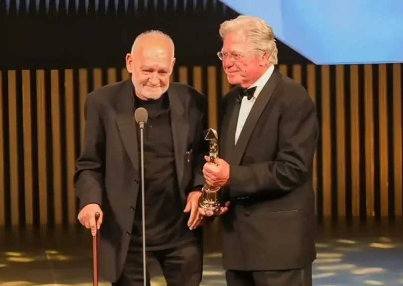 مهرجان القاهرة السينمائي ينعى الأسطورة بيلا تار..وداعا ” فيلسوف الصورة”