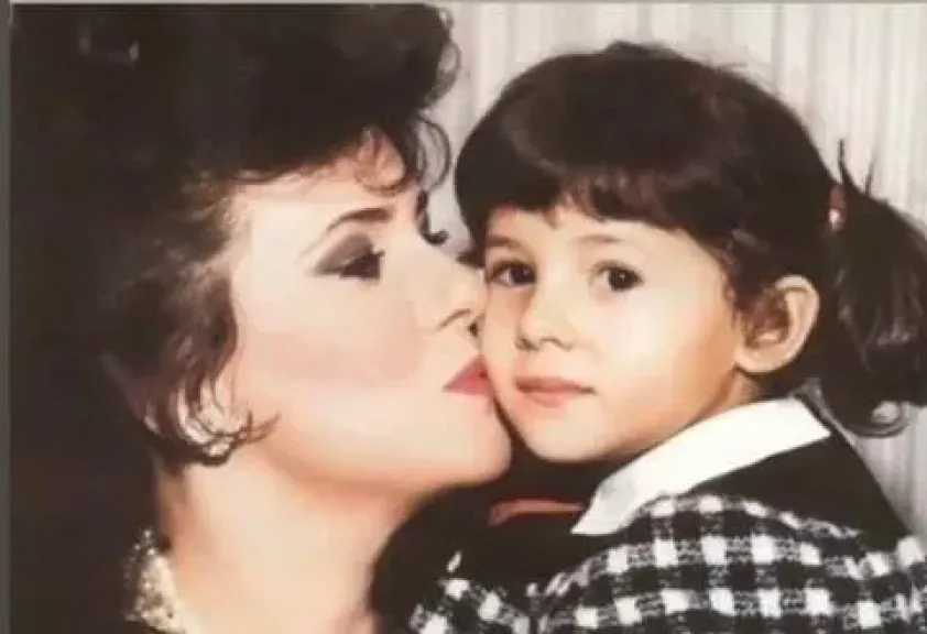 دنيا سمير غانم..تستعيد ذكرى ميلاد والدتها