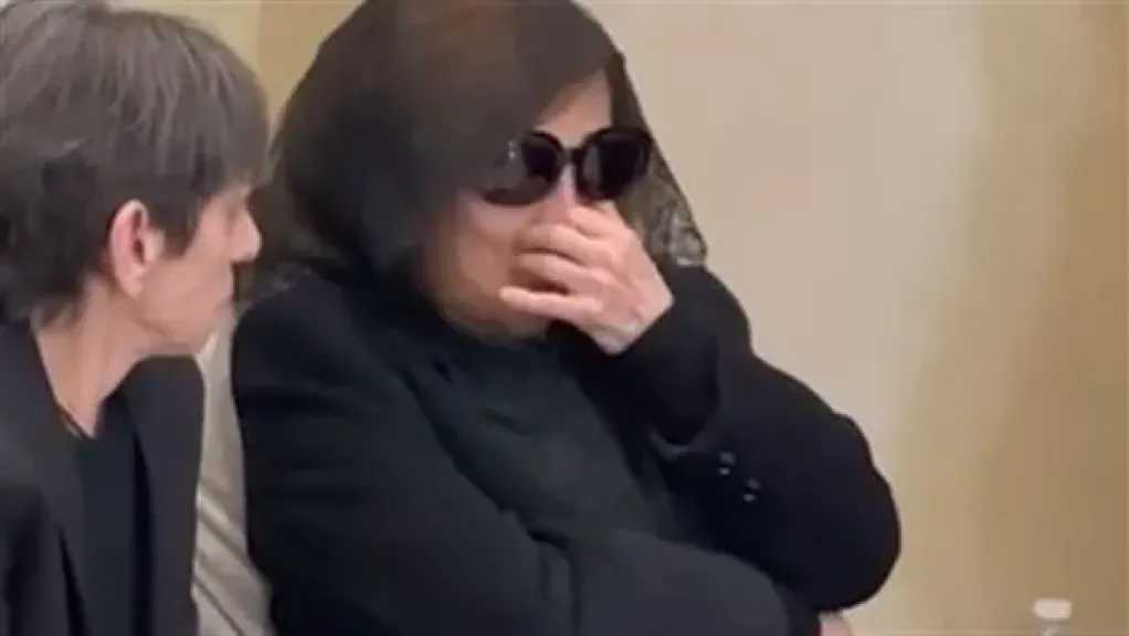 انهيار فيروز..فى جنازة نجلها ”هلى الرحباني ” من كنيسة ”رقاد السيدة ” بالبنان